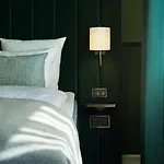 فندق Wide