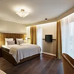 Wide Otel 4*