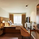 Otel Wide 4*