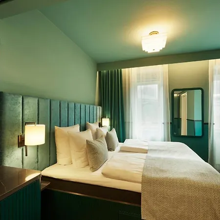 Wide Hotel