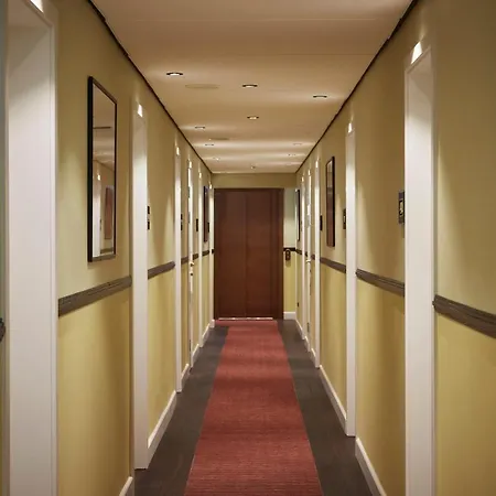 Hotell Wide 4*