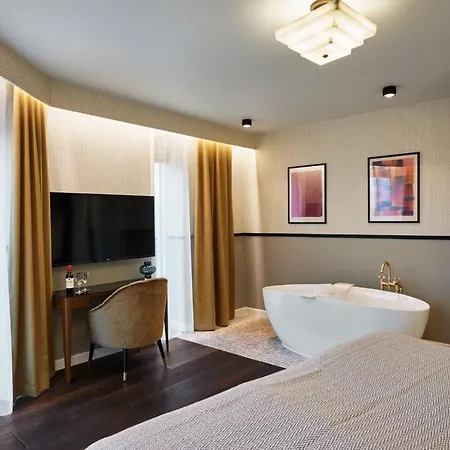 Wide Hotel