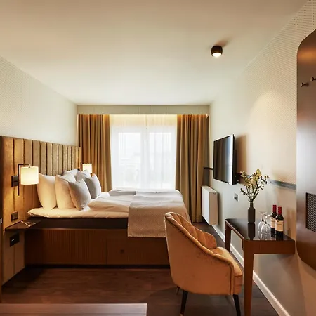 Szálloda Wide 4*