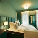 Wide Hotel